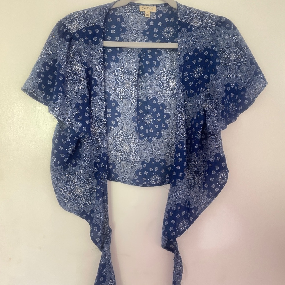 Lily White Navy Paisley Wrap top